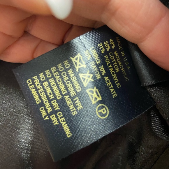 St. John plush bomber jacket.Brown size medium - Picture 7 of 7